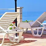 Vakantiehuis Zule - One Bedroom With Swimming Pool *