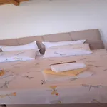 Zule - One Bedroom With Swimming Pool *
