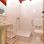 Zule - One Bedroom With Swimming Pool *