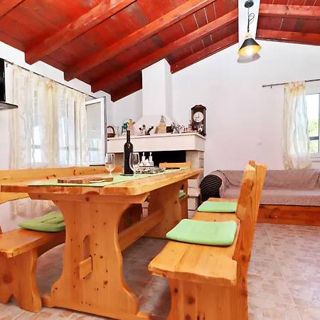 Zule - One Bedroom With Swimming Pool Holiday home Zrnovo