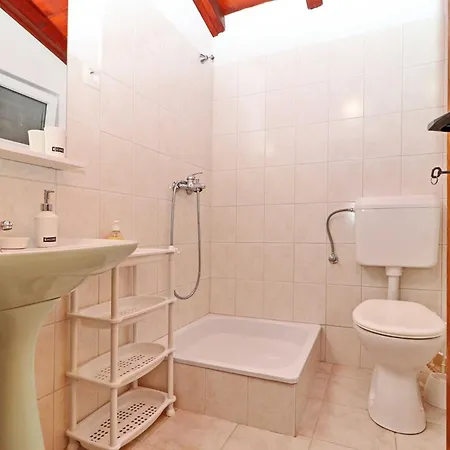 Zule - One Bedroom With Swimming Pool *