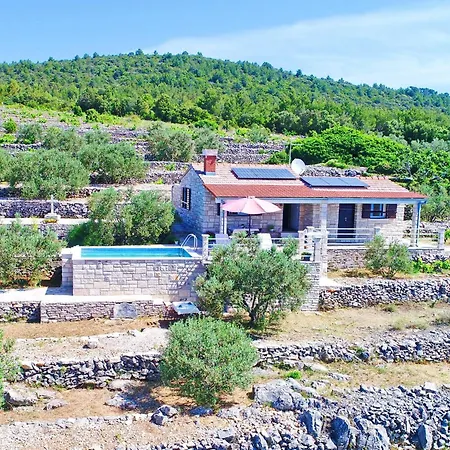 Zule - One Bedroom With Swimming Pool Hébergement de vacances