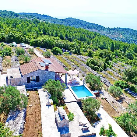 Zule - One Bedroom With Swimming Pool